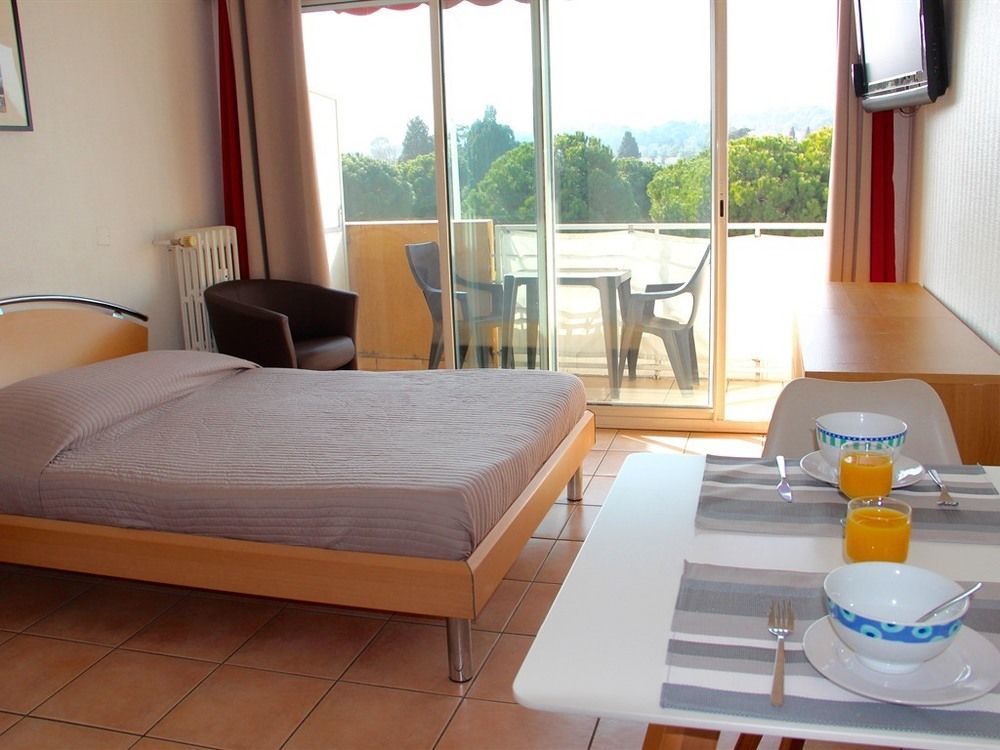 Residence Meublee Studiotel Кан сюр Мер Екстериор снимка