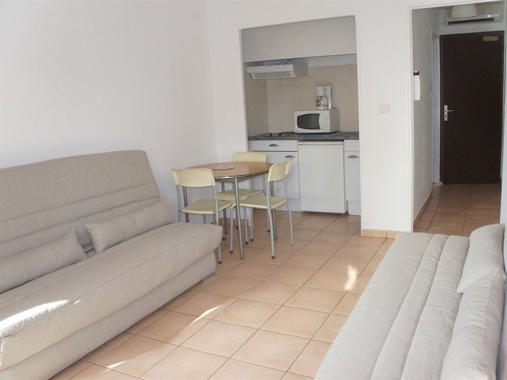 Residence Meublee Studiotel Кан сюр Мер Екстериор снимка